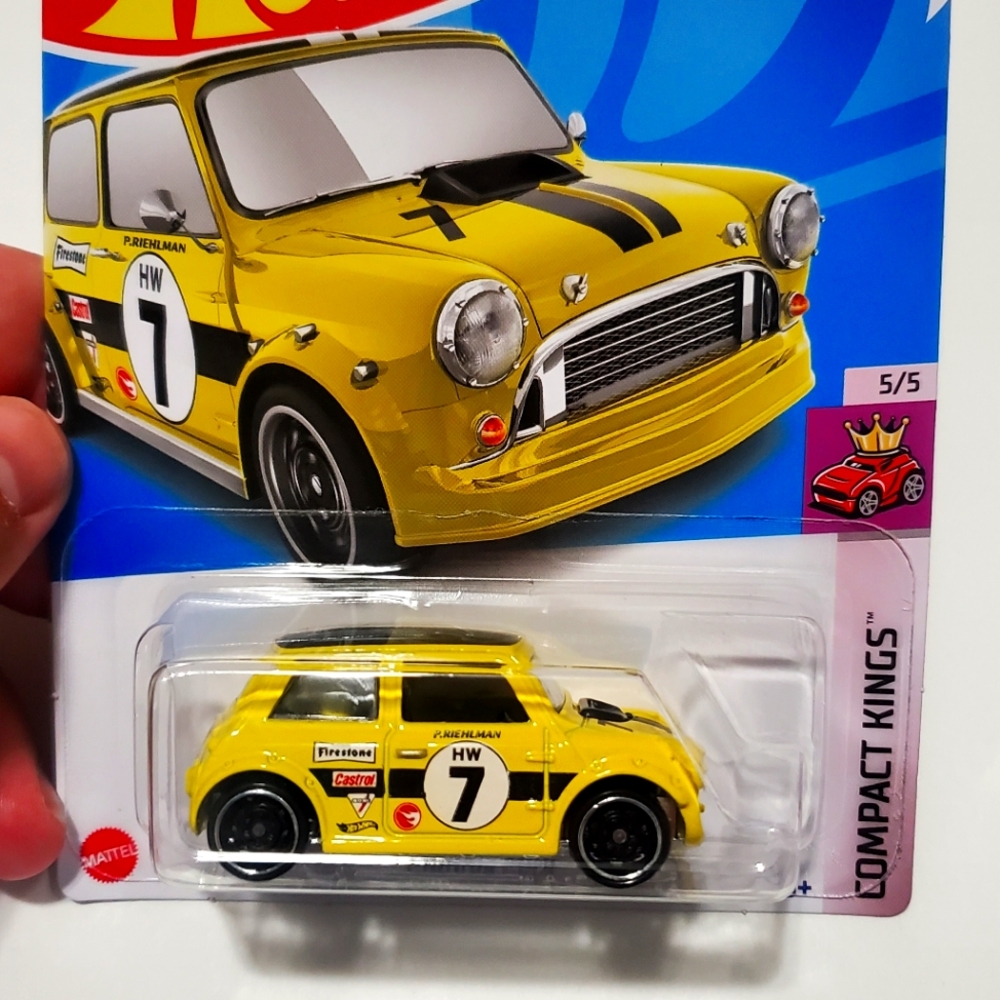 Hot wheels morris mini treasure hunt compact kings series